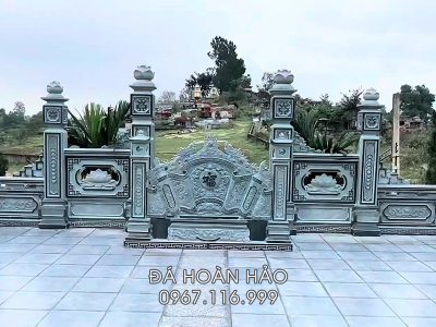 Buc-Binh-phong-da-va-mau-Cong-da-vao-lang-mo.jpg