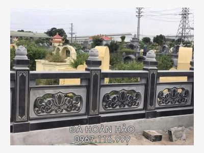 Lan can Hoa Sen thông phong đẹp tại Lăng Mộ.