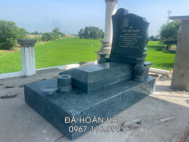 Mẫu Mồ đá xanh rêu 2 cấp nguyên khối