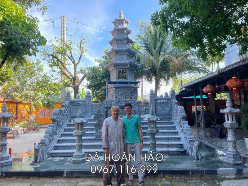 Xây Mộ Tháp Đá Phật Giáo (Mộ đá Tháp) tại Chùa.