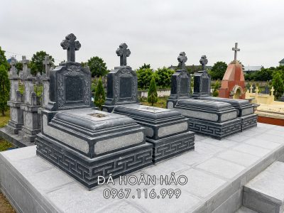 Lắp đặt 4 ngôi Mộ đá Công giáo cho gia đình tại Phú Thọ